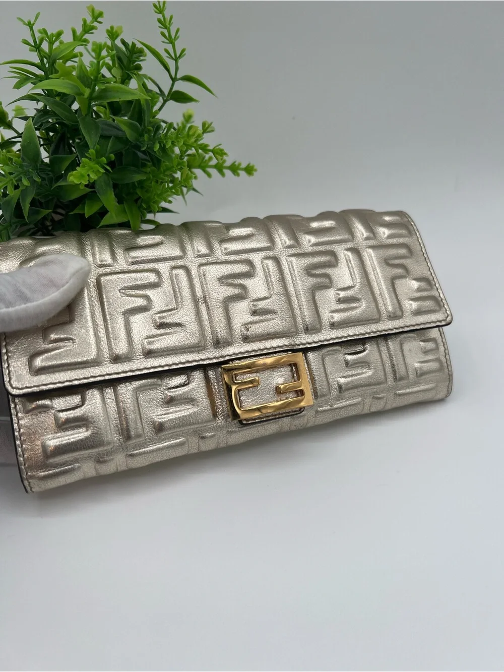 Fendi baguette ff long wallet silver embossed - Picture 9 of 11